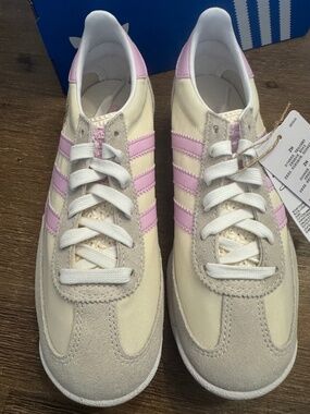 New in Box Adidas SL 72 RS J Sneakers - Cream/Pink - Women’s Size 6 / EU 37 1/3
